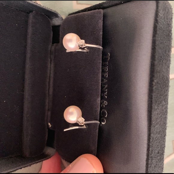 Beautiful classic diamond and pearl earrings - Picture 2 of 4